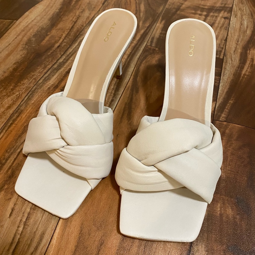 Aldo short heel in white